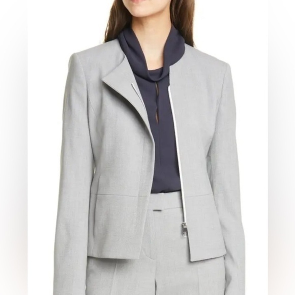DKNY light gray cropped lightweight 3/4 in sleeve blazer jacket size 6